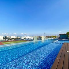 2BR >10 minWalkToBeach>Downtown>Pool>Rooftop>Pkg
