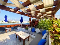 2BR >10 minWalkToBeach>Downtown>Pool>Rooftop>Pkg - Image 2