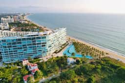 Chic 3BR Home <Luxury Beach Condominium Marítima> - Image 3