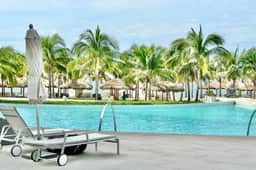 Chic 3BR Home <Luxury Beach Condominium Marítima> - Image 2