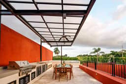 Colonial 4BR Gem Downtown +Private Pool+Garden+BBQ - Image 5