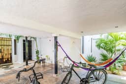 Fun & relax suite beside a park, 10 min to beaches - Image 3