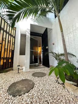 Fun & relax suite beside a park, 10 min to beaches - Image 2