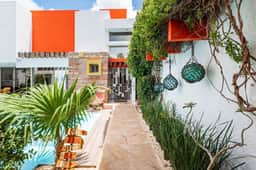 Fun & relax: private pool - 10 mins to hotel zone - Image 5