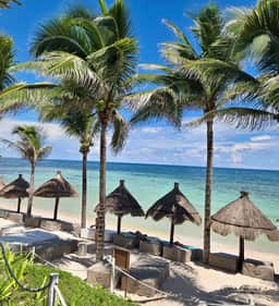 Private plunge pool, golf cart & beach club - Image 2