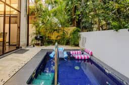 Private plunge pool, golf cart & beach club - Image 3