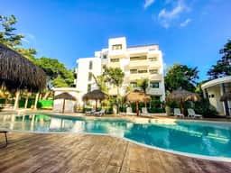 Quiet & Resting Home 1BR w/KingBed+Wifi+Pool+BBQ - Image 2