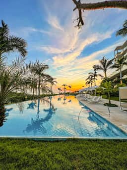 Spectacular Ocean Front 5BR Condo *Bolongo Resort* - Image 3