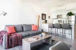 Stylish 1BR Condo Downtown w/Pool+Gallery+WIFI+Spa - Image 2