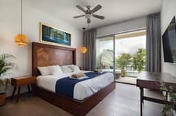 Stylish Apt with Private Balcony, Pool and Gym - Image 3