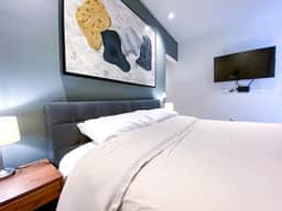 Stylish Stay+King Bed+Balcony+2 Pools+Wifi+Parking - Image 3