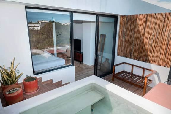 Amira Residence: Private Pool Facing the Park - Image 4