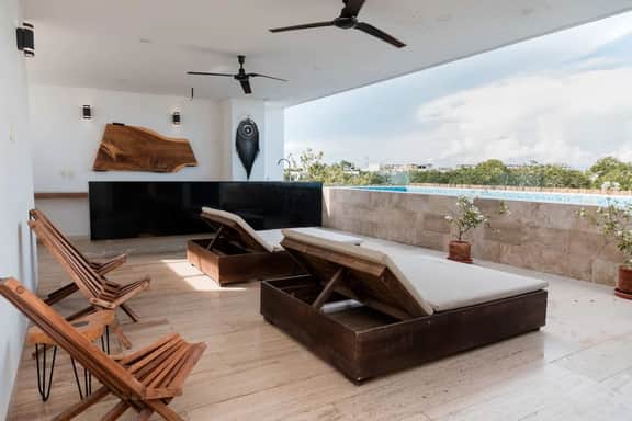 Amira Residence: Private Pool Facing the Park - Image 3