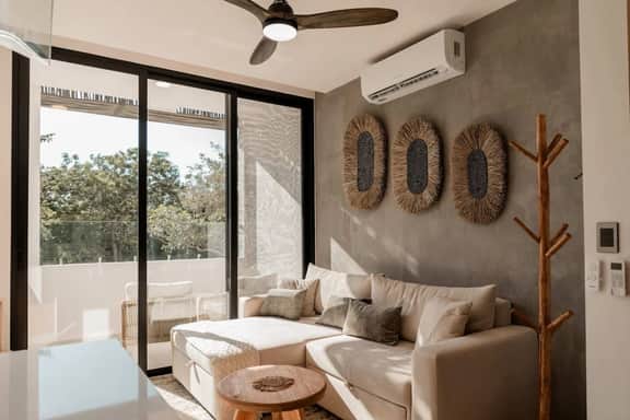 Apt with Private Plunge Pool & Rooftop - Image 5