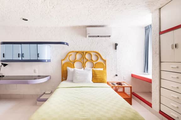 Cozy historic house - 10 min to best beaches - Image 5
