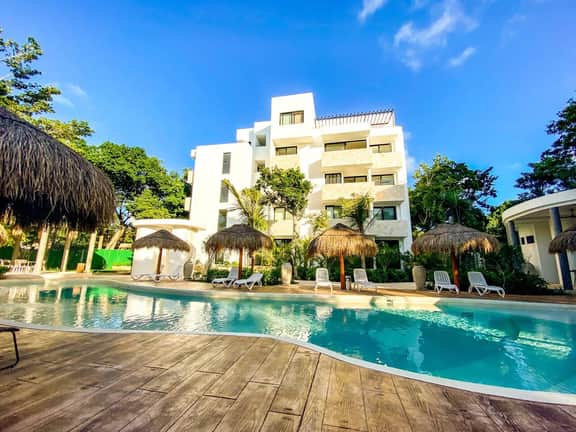 Excellent 2BR Family Home _Private Pool_Garden_BBQ - Image 3
