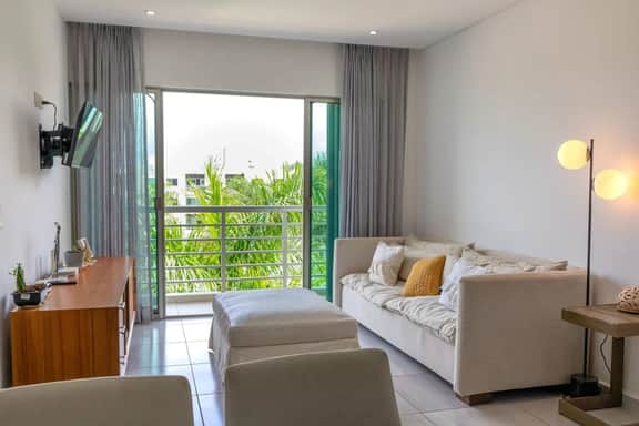 Spacious Apt with 2BR and Pool in Cancún - Image 2