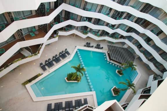 Stylish 1BR Condo Downtown w/Pool+Gallery+WIFI+Spa - Image 5