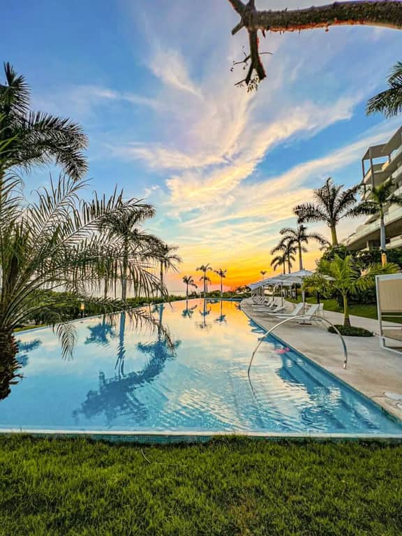 Spectacular Ocean Front 5BR Condo *Bolongo Resort* - Image 3