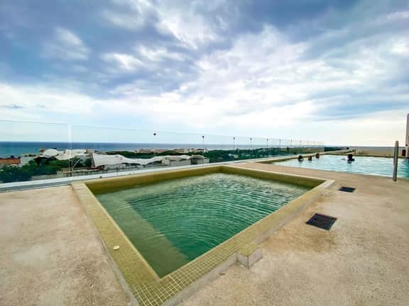 Stylish Stay+King Bed+Balcony+2 Pools+Wifi+Parking - Image 5