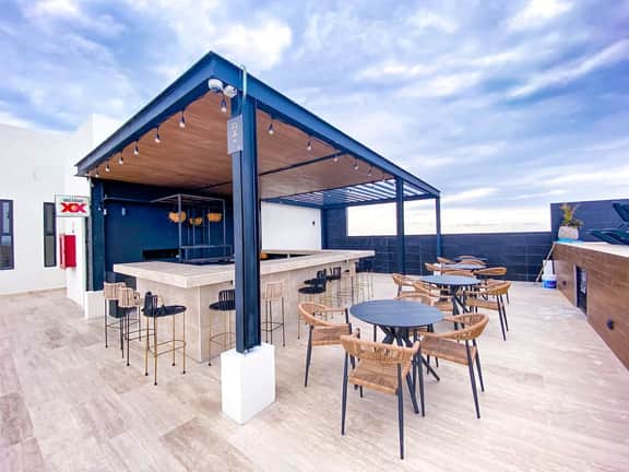Stylish Stay+King Bed+Balcony+2 Pools+Wifi+Parking - Image 4