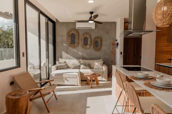 Apt with Private Plunge Pool & Rooftop - Image 1