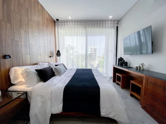Best Studio >5th Ave +Pool+WIFI+Gym+Steps to Beach - Image 1