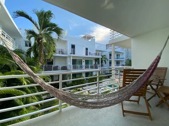 Charming 2BR Downtown*Pool*Wifi*AC*Balcony*Hammock - Image 1