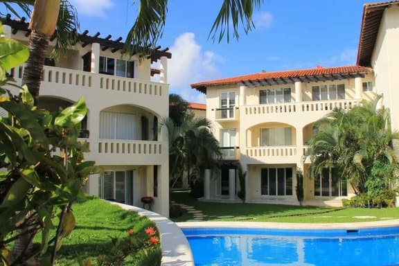 Ground floor Condo, Steps from Coco Beach & 5th Av - Image 1