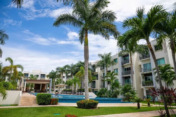 Spacious Apt with 2BR and Pool in Cancún - Image 1